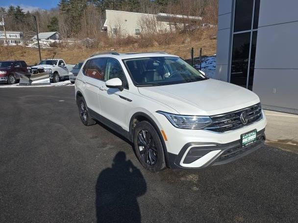 VOLKSWAGEN TIGUAN 4MOTION 2023 3VVMB7AX0PM014117 image